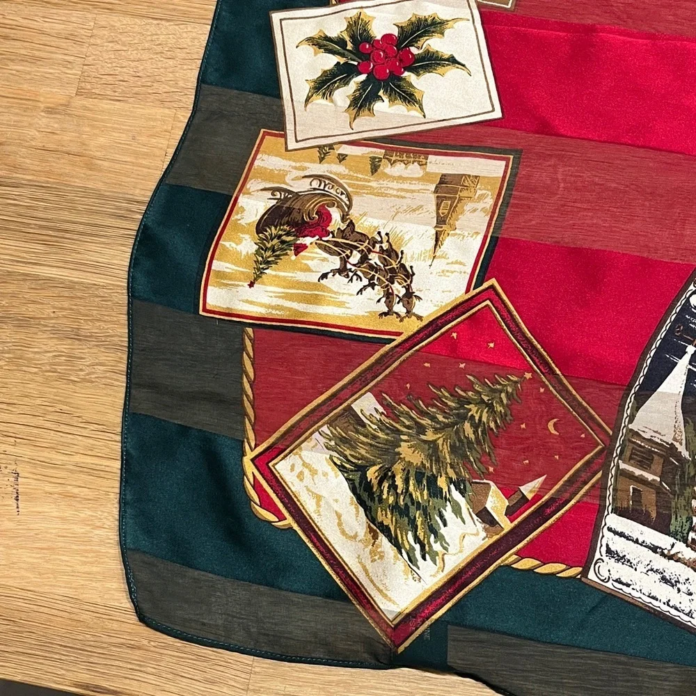 Lauren Ralph Lauren 100% Silkisoie Red & Green Christmas Postcards Square Scarf